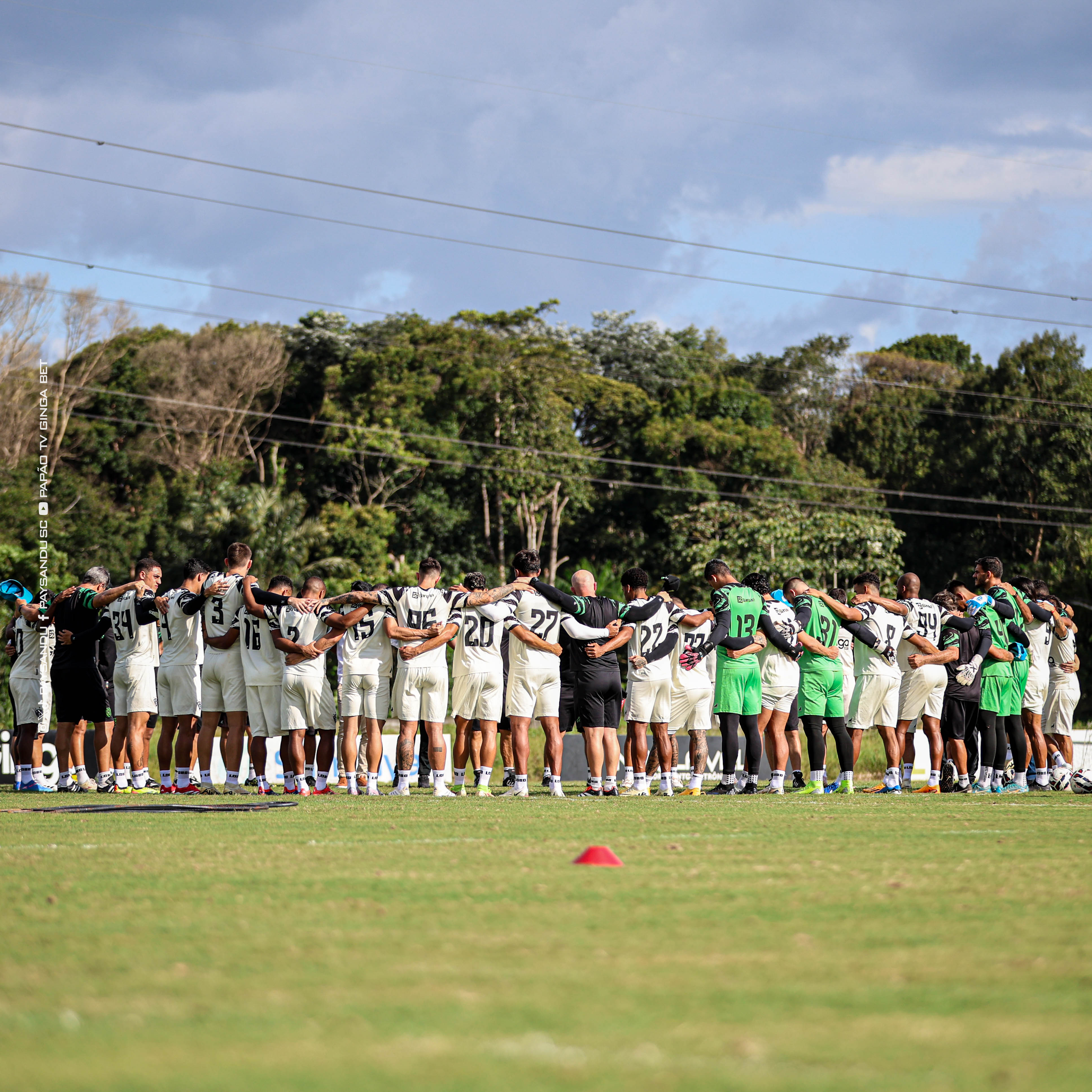 Time bicolor tenta sair do zero na tabela de classificação da Segundona