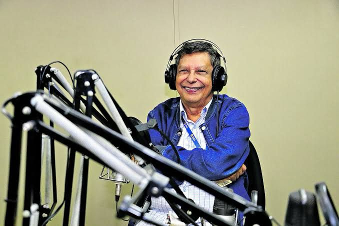 Como as primeiras do Brasil, a emissora surgiu na forma de uma associação, um clube de amigos empolgados com a novidade.