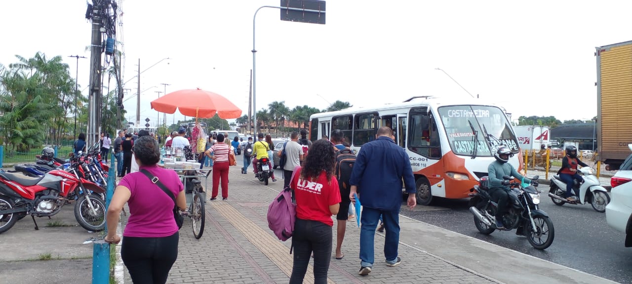 Moradores da Região Metropolitana de Belém enfrentaram um início de manhã caótico nesta quarta-feira (23) devido à paralisação inesperada dos rodoviários.