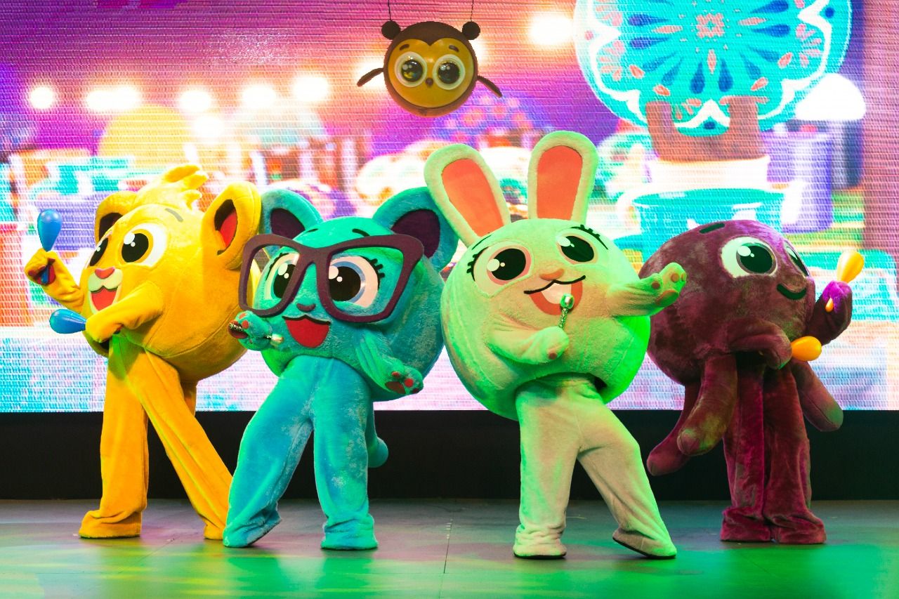 O grupo, que já soma mais de 15 bilhões de visualizações e encanta milhões de fãs, retorna aos palcos com um espetáculo inédito.