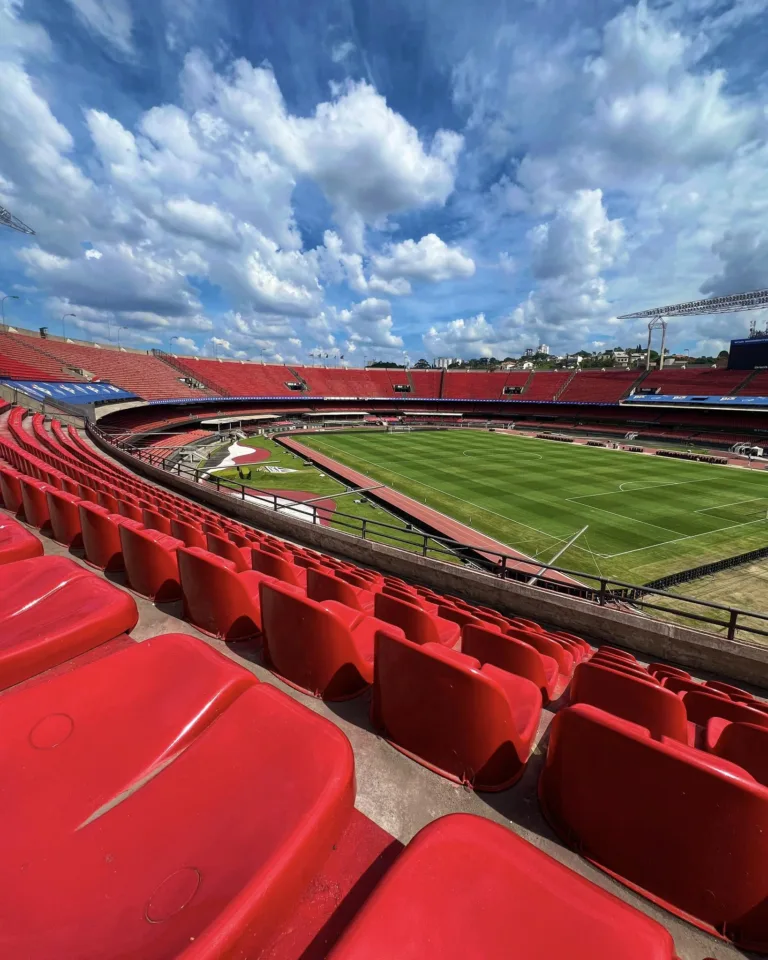 O clássico entre São Paulo e Santos, o 325º da história, será disputado neste domingo (20), às 16h, no estádio do MorumBis
