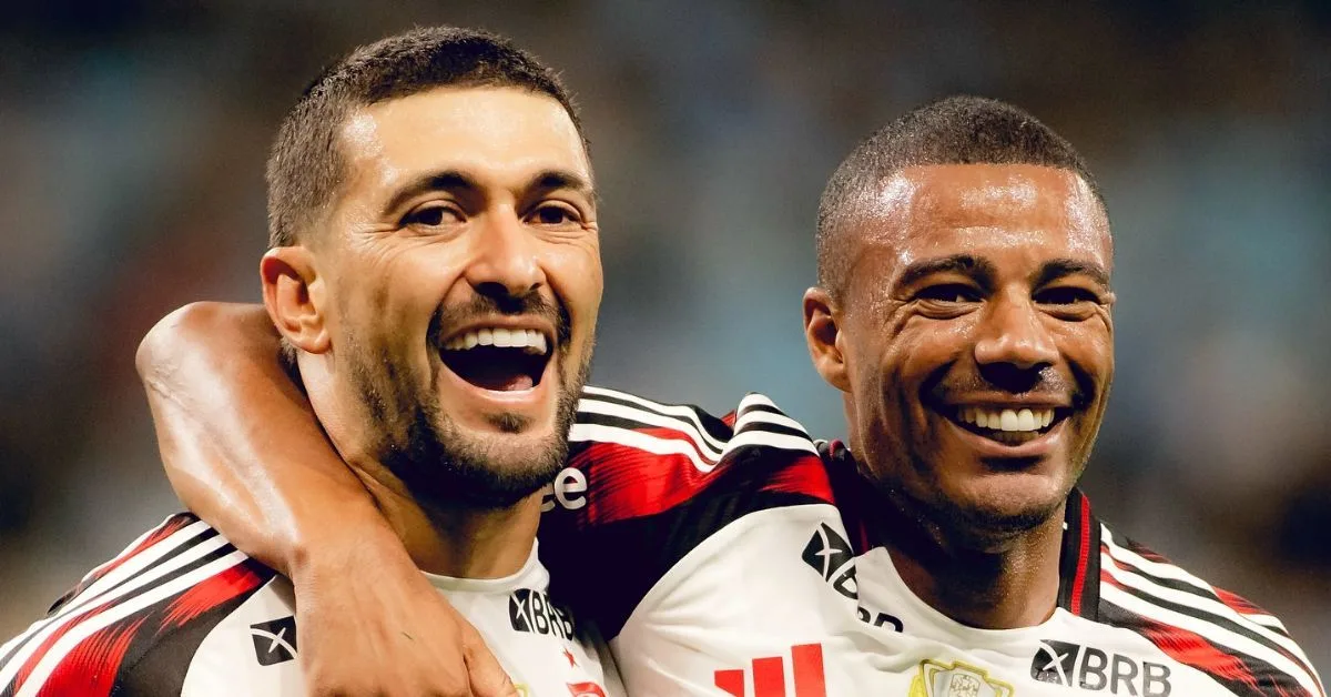 O uruguaio já estava empatado com o paraguaio Jorge Benítez com 76 gols. Agora ele se isolou na segunda colocação, ficando atrás apenas do argentino Doval, que soma 94 gols.