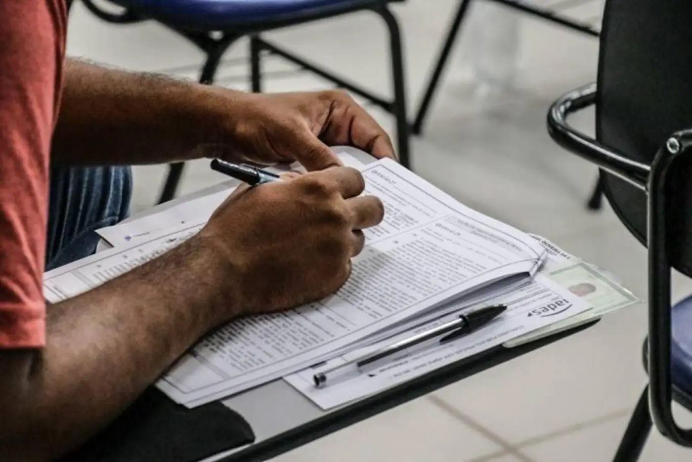Exame Nacional para Certificação de Competências de Jovens e Adultos (Encceja) é uma opção gratuita para quem não concluiu os estudos na idade adequada