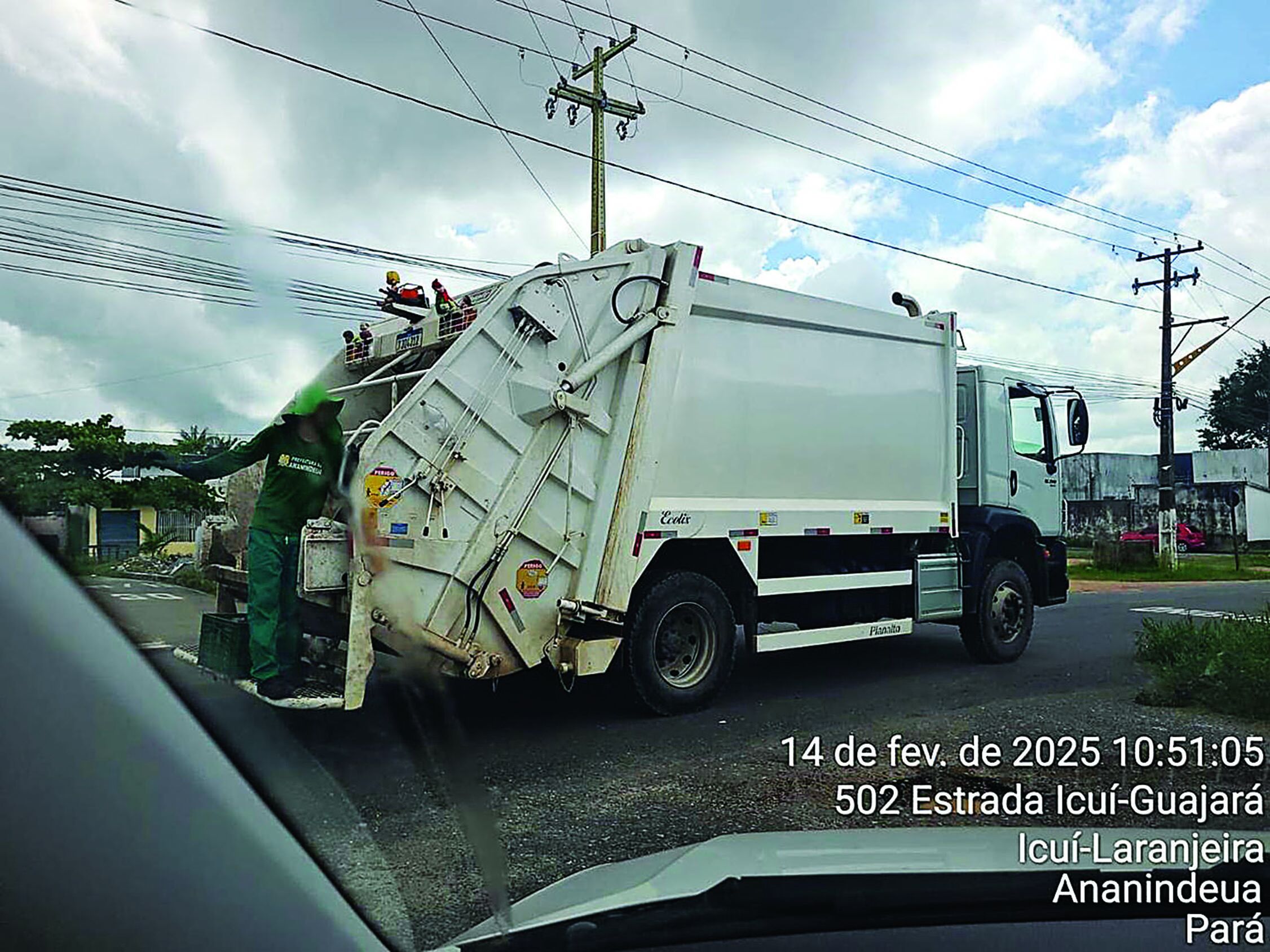 Segundo o advogado, a Norte Ambiental, que pertence a um amigo do prefeito, vem executando ilegalmente a coleta de lixo de Ananindeua