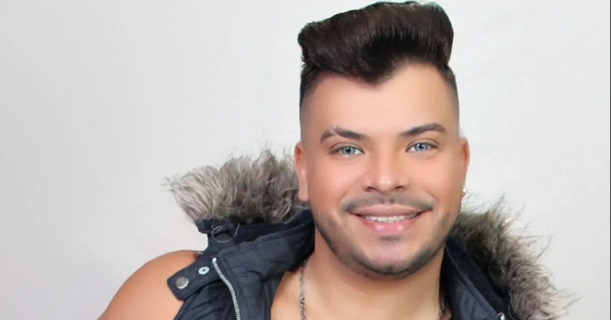 A Prefeitura de Belém confirmou nesta sexta-feira (25) a morte do cantor paraense Gutto Xibatada, de 39 anos, por complicações causadas pela mpox