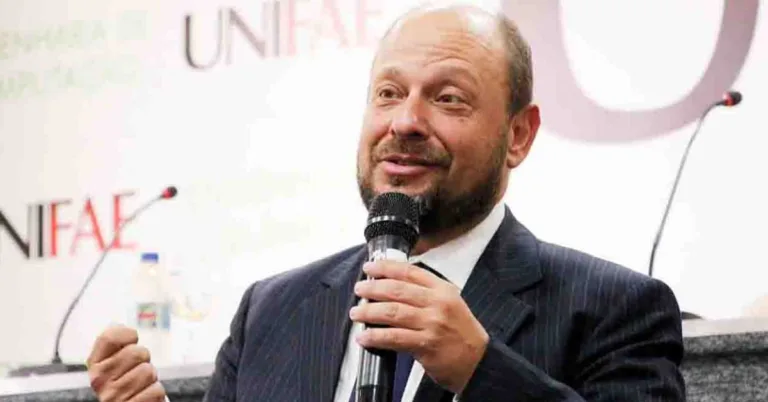 O procurador federal Gilberto Waller Júnior foi nomeado presidente do Instituto Nacional do Seguro Social (INSS) por determinação do presidente Luiz Inácio Lula da Silva.