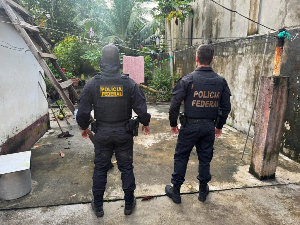 Operação contou com a mobilização de diversos policiais para cumprir 39 mandados de busca e apreensão Operação contou com a mobilização de diversos policiais para cumprir 39 mandados de busca e apreensão