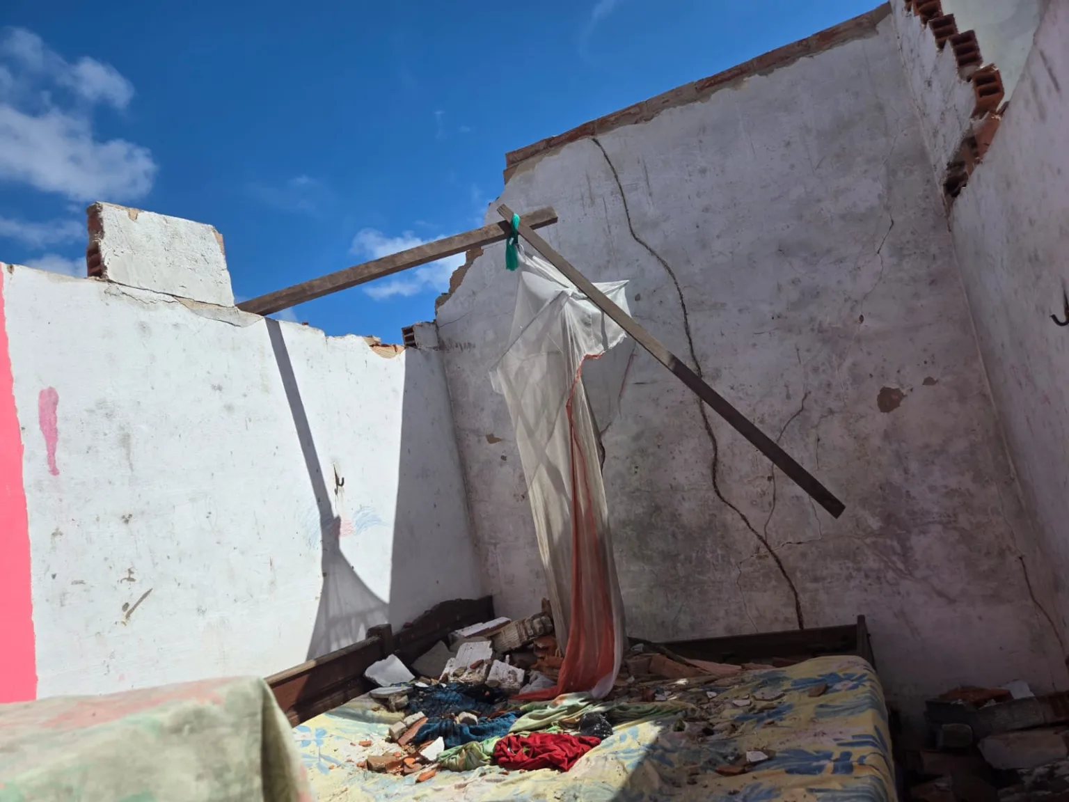 Vendaval atinge 40 casas e deixa uma pessoa ferida em Mosqueiro