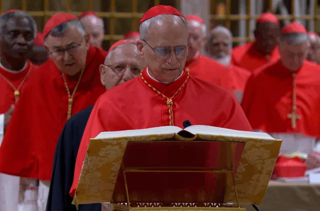Ao ser eleito o 267º papa da Igreja Católica, o cardeal americano Robert Prevost adotou o nome pontifício Leão 14.
