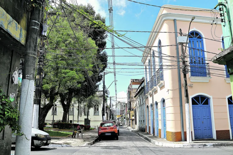 Travessa Padre Prudêncio. Valorizar e divulgar o comércio das ruas menos badaladas do centro comercial da cidade, mostrando que, fora das vias mais famosas, existem lojas, serviços, histórias e experiências únicas esperando para serem descobertas. 12/05/2025. Foto: Irene Almeida/Diário do Pará.