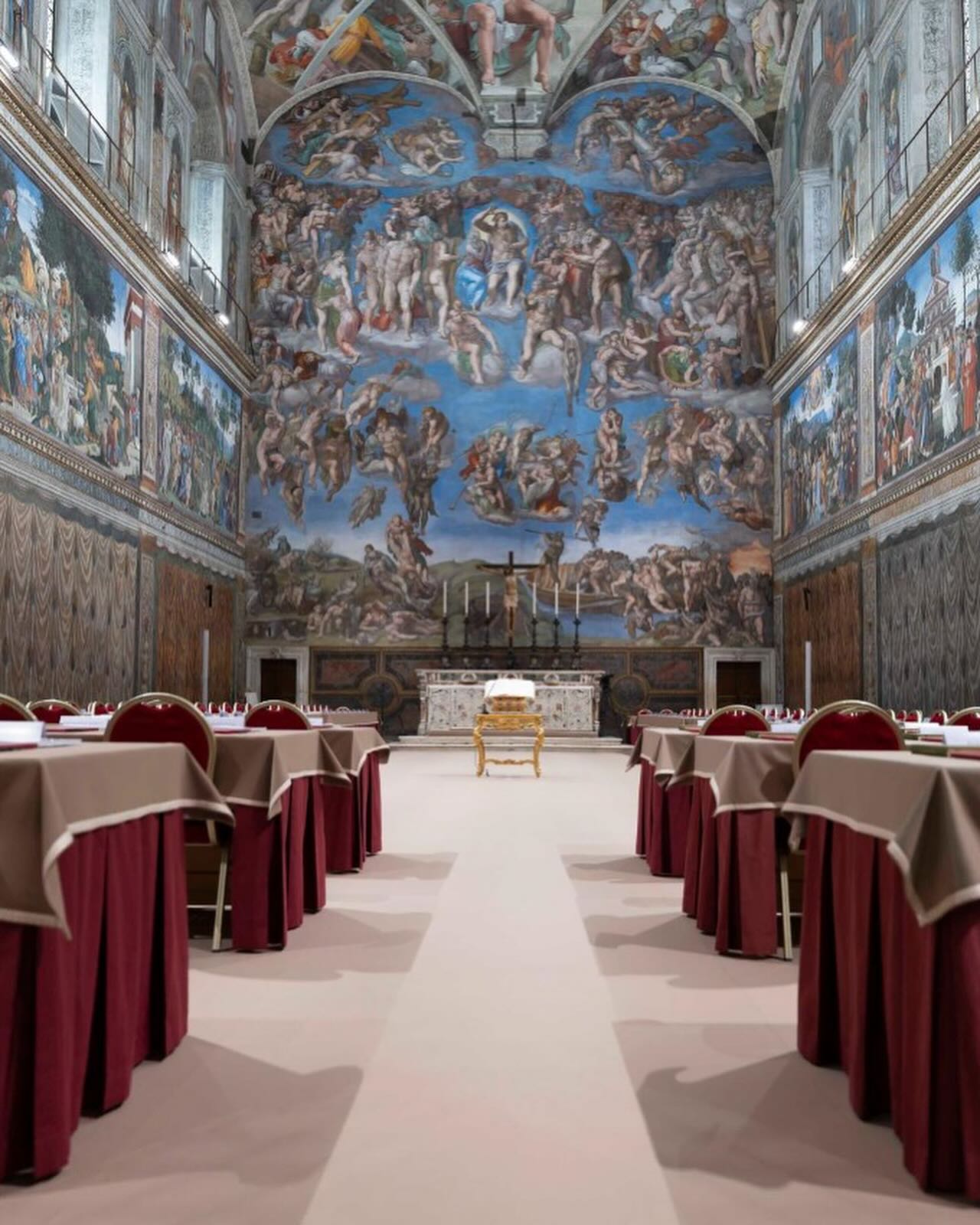 Depois de duas semanas de debates, 133 cardeais entrarão nesta quarta-feira na Capela Sistina para começar a eleger o novo Papa