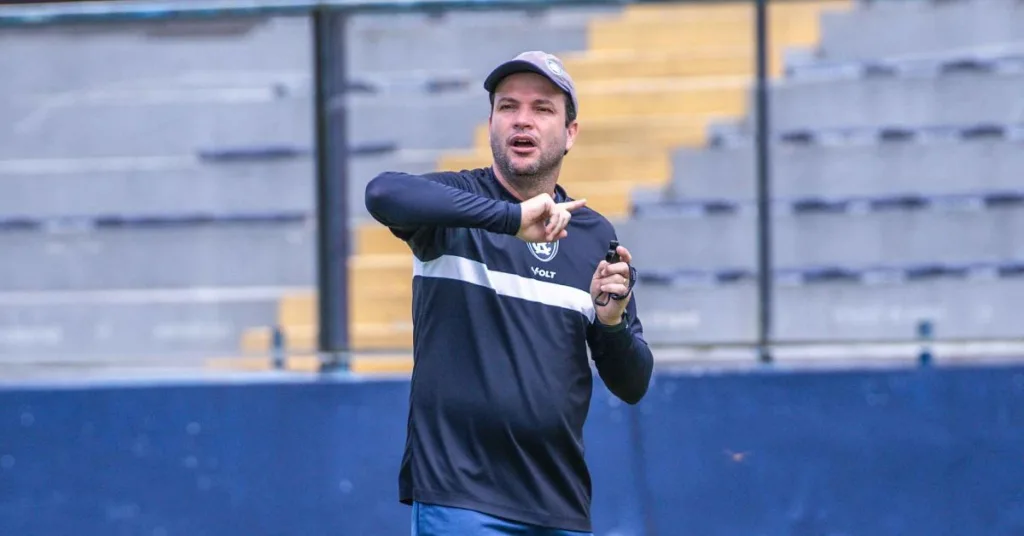 O técnico Daniel Paulista está ciente das dificuldades que o Leão vai enfrentar, mas confia na capacidade do seu time - Foto: Samara Miranda/Remo