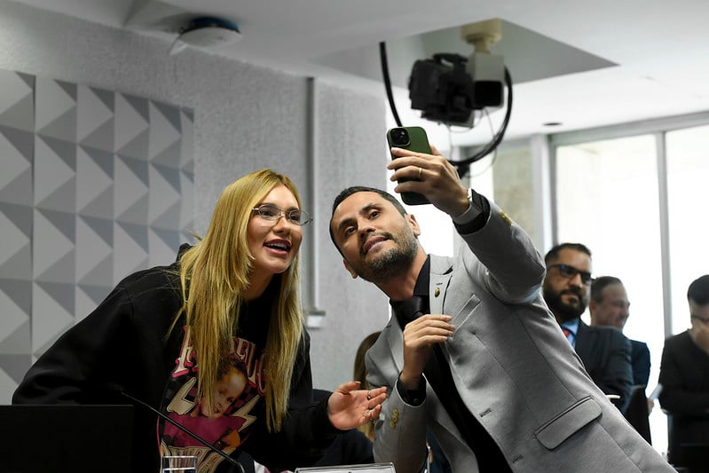 Senador Cleitinho (Republicanos-MG) pedi vídeo com apresentadora, influenciadora e empresária Virginia Pimenta da Fonseca Serrão Costa. Foto: Edilson Rodrigues/Agência Senado
