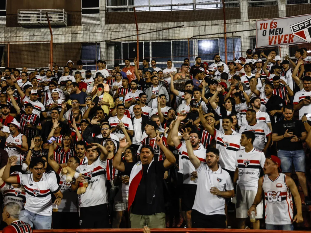 O São Paulo derrotou o Náutico por 2 a 1 no estádio dos Aflitos, no Recife, na noite desta terça-feira, 20, e está nas oitavas da Copa do Brasil O São Paulo derrotou o Náutico por 2 a 1 no estádio dos Aflitos, no Recife, na noite desta terça-feira, 20, e está nas oitavas da Copa do Brasil