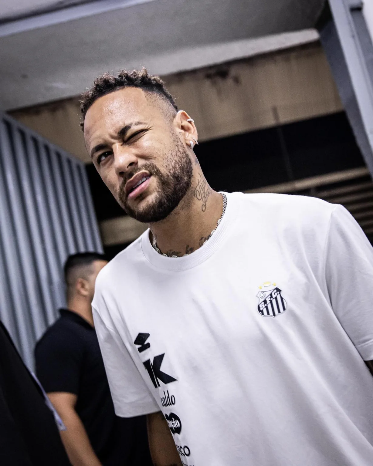 O principal destaque do confronto é o retorno de Neymar, que volta a ser relacionado após mais de um mês afastado por conta de uma lesão O principal destaque do confronto é o retorno de Neymar, que volta a ser relacionado após mais de um mês afastado por conta de uma lesão