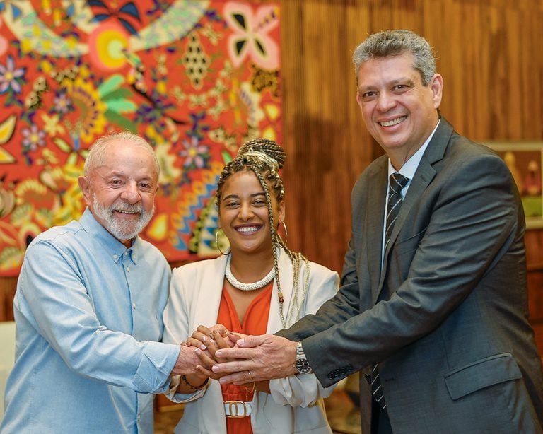 O presidente Luiz Inácio Lula da Silva definiu, nesta terça-feira (6/5), Marcele Oliveira, comunicadora e ativista climática, de 26 anos, para a função de Campeã de Juventude da COP30. Foto: Divulgação