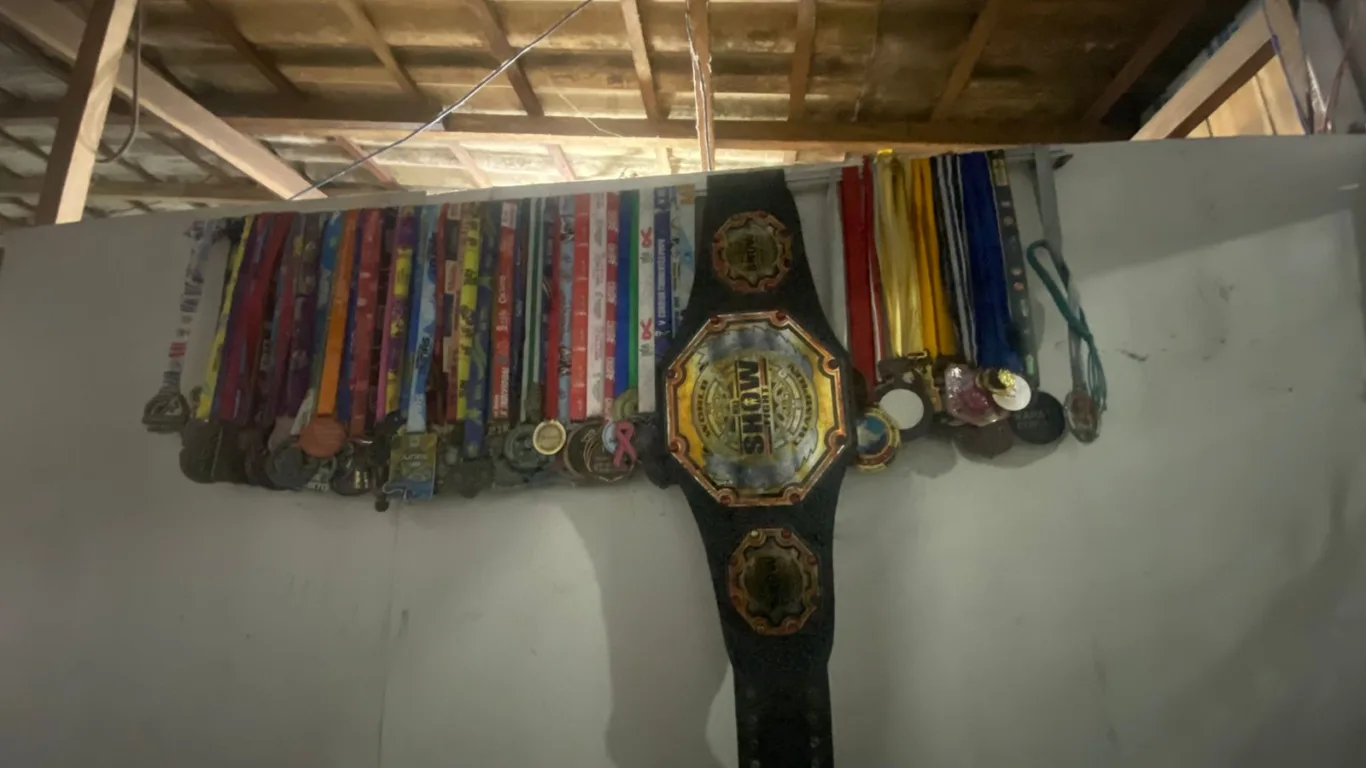 A vítima ostentava uma vasta coleção de medalhas e cinturões
