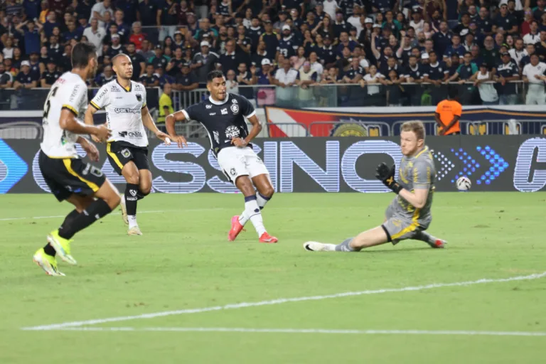 Na noite deste sábado (24), o Clube do Remo tropeçou em casa e ficou no empate por 1 a 1 com o Volta Redonda, em jogo disputado no Estádio Mangueirão