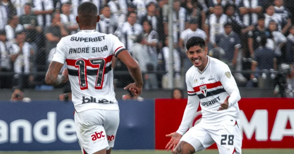 O São Paulo venceu o Alianza Lima (PER) por 2 a 0 na noite desta terça-feira (06). Foto: Divulgação