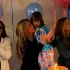 Virginia Fonseca organizou uma sessão especial de cinema para comemorar o aniversário de 4 anos de Maria Alice, sua filha mais velha com Zé Felipe.