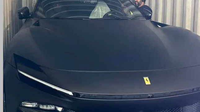 Neymar compra Ferrari Purosangue, SUV de luxo avaliado em R$ 7,5 milhões; conheça detalhes do novo carro esportivo do craque brasileiro.