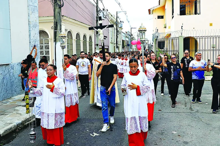 Uma série de peregrinações tem ocorrido em 2025, direcionadas para públicos diversos