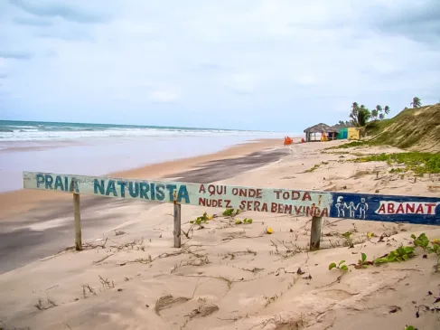 Praia de Massarandupió (Entre Rios – BA)