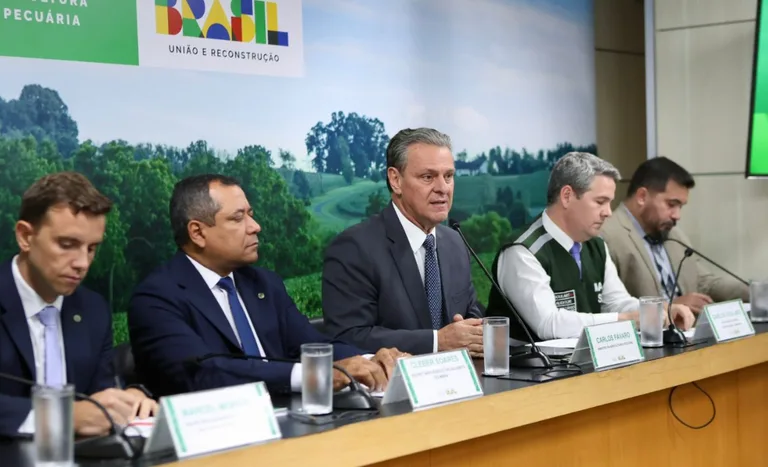 O ministro Carlos Fávaro atualizou o status da situação durante coletiva de imprensa. Foto: Divulgação