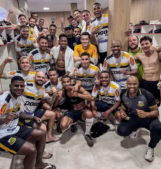 Em um jogo tenso e marcado por expulsões, o Novorizontino conquistou uma vitória importante fora de casa ao bater o Vila Nova por 1 a 0, na noite desta sexta-feira (30),