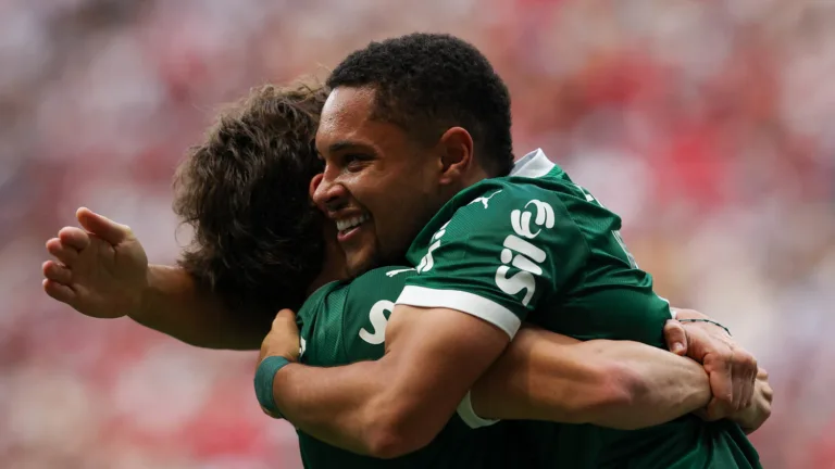 Palmeiras e São Paulo se enfrentam neste domingo (11), às 17h30 (de Brasília), pela oitava rodada do Campeonato Brasileiro