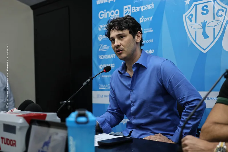 O presidente bicolor anunciou que vai apelar a uma prática que parecia extinta no futebol do Pará: o pedido de socorro a colaboradores endinheirados do clube. Foto: Matheus Vieira/Paysandu