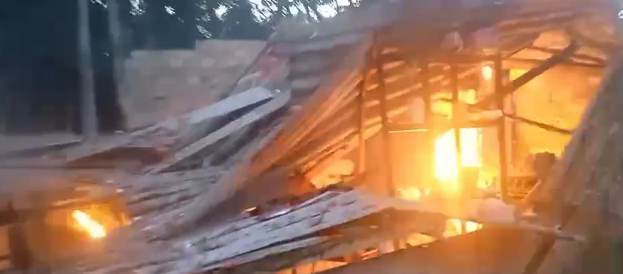 Na tarde desta sexta-feira (9), uma explosão de botijão de gás causou a destruição total de uma residência na ilha de Cotijuba, distrito de Belém. Na tarde desta sexta-feira (9), uma explosão de botijão de gás causou a destruição total de uma residência na ilha de Cotijuba, distrito de Belém.