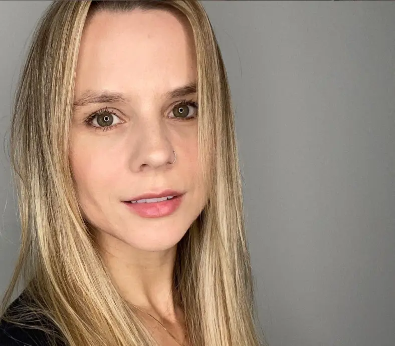 Daniela optou por seguir um caminho bem diferente: deixou os holofotes e construiu uma nova vida no exterior. Daniela optou por seguir um caminho bem diferente: deixou os holofotes e construiu uma nova vida no exterior.