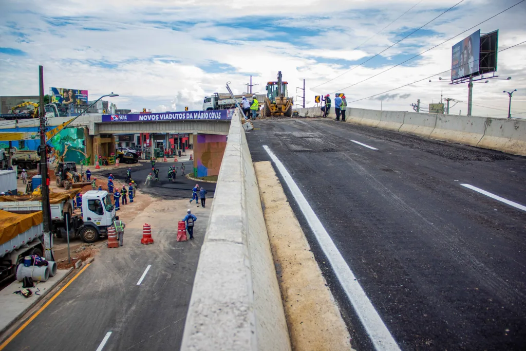 Tudo pronto para a entrega do novo viaduto que conecta a Avenida Mário Covas com a Avenida Três Corações, em Ananindeua. Tudo pronto para a entrega do novo viaduto que conecta a Avenida Mário Covas com a Avenida Três Corações, em Ananindeua.
