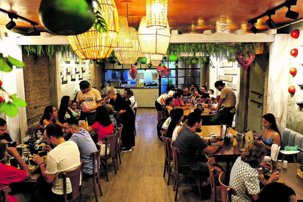 Expectativa dos restaurantes é um aumento no movimento do Dia das Mães para 2025 em comparação ao ano passado