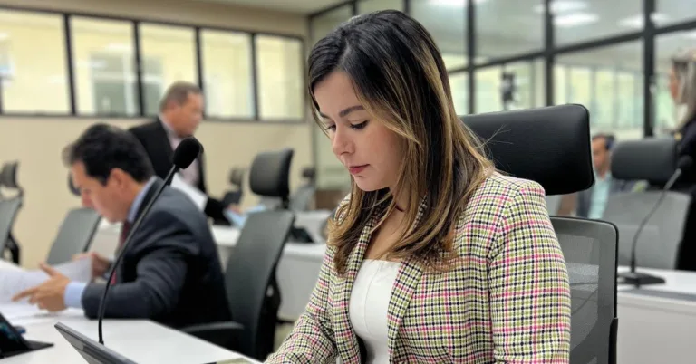 Monique Antunes (MDB) anunciou, nesta terça-feira (6), a criação de um canal direto de comunicação com a população