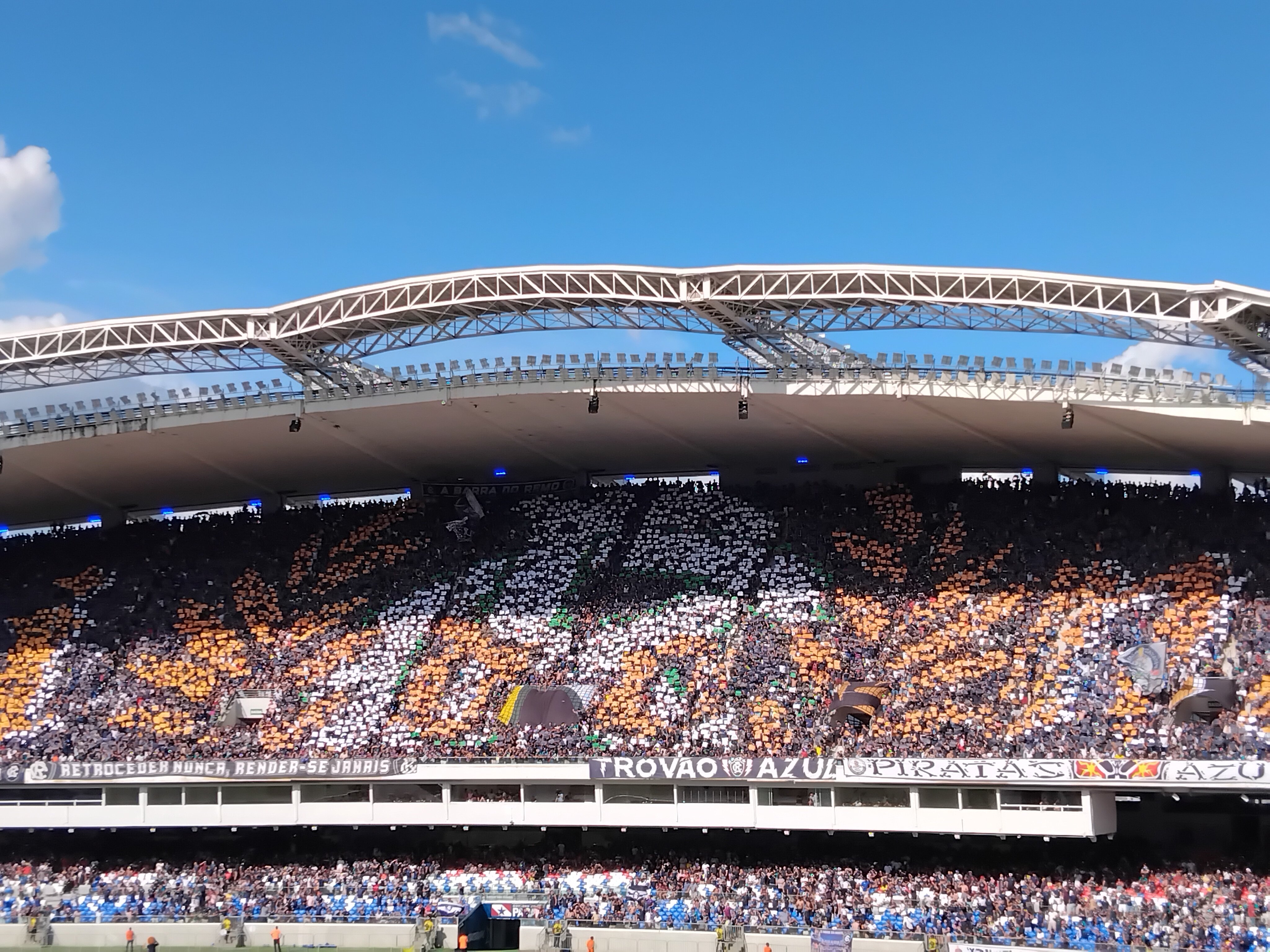 A torcida do Clube do Remo deu um verdadeiro espetáculo na tarde deste sábado (3), no Estádio Mangueirão, em Belém.