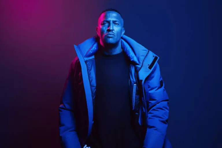 Mano Brown vai lançar livro com entrevistas de podcast