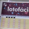 A Lotofácil é, como o próprio nome diz, fácil de apostar e principalmente de ganhar. Você marca entre 15 e 20 números, dentre os 25 disponíveis no volante, e fatura prêmio se acertar 11, 12, 13, 14 ou 15 números