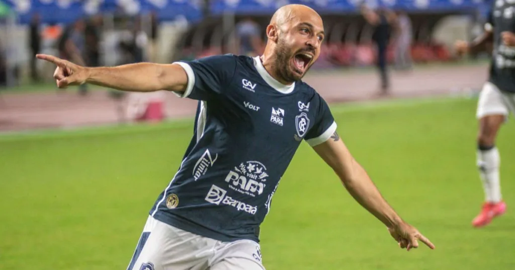 Régis marcou seu primeiro gol pelo Leão no jogo contra o Vila Nova-GO - Foto: Samara Miranda/Remo Régis marcou seu primeiro gol pelo Leão no jogo contra o Vila Nova-GO - Foto: Samara Miranda/Remo