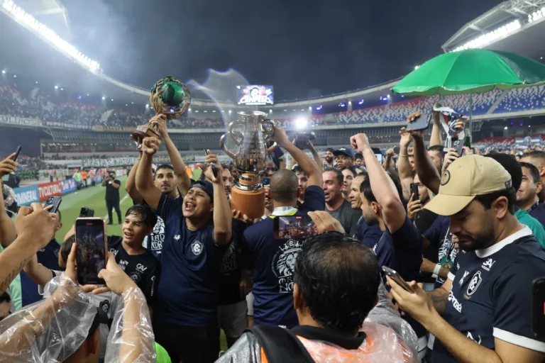 O Remo retomou a hegemonia do futebol paraense ao derrotar, nos pênaltis, o Paysandu, na tarde-noite deste domingo, no Mangueirão,