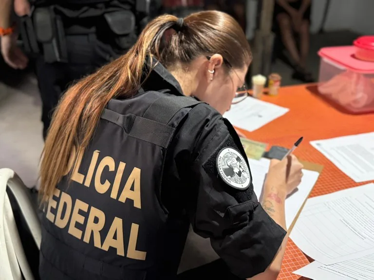 O novo concurso da Polícia Federal (PF) está com inscrições abertas até 13 de junho, oferecendo mil vagas.