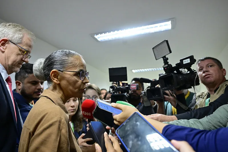 A ministra do Meio Ambiente, Marina Silva, disse nesta terça-feira (27) que se sentiu agredida durante audiência no Senado A ministra do Meio Ambiente, Marina Silva, disse nesta terça-feira (27) que se sentiu agredida durante audiência no Senado