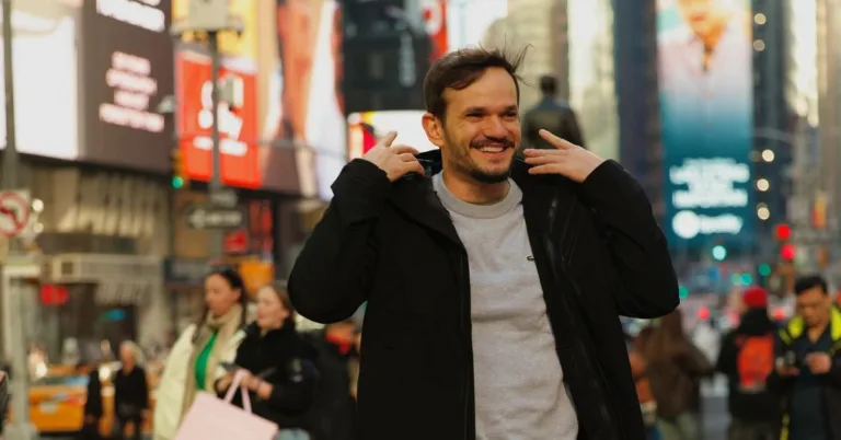 Influenciador digital e padre católico Patrick, que soma mais de 6 milhões de seguidores nas redes sociais, declarou publicamente o desejo de depor