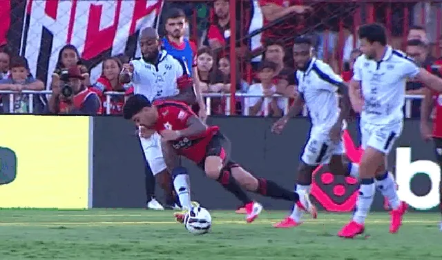Após quatro dias de silêncio, a Comissão de Arbitragem da CBF divulgou a análise oficial sobre a atuação do VAR no Remo x Atlético-GO