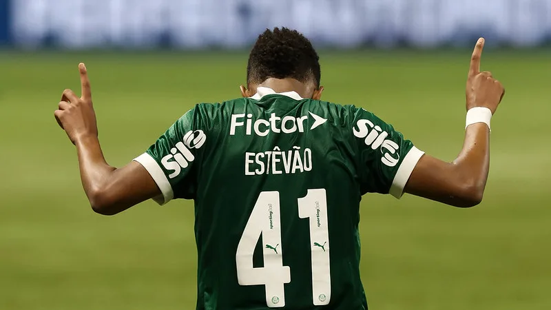 Após um empate sem gols na estreia contra o Porto, o Palmeiras volta a campo nesta quinta-feira (19), às 13h (horário de Brasília), para encarar o Al Ahly
