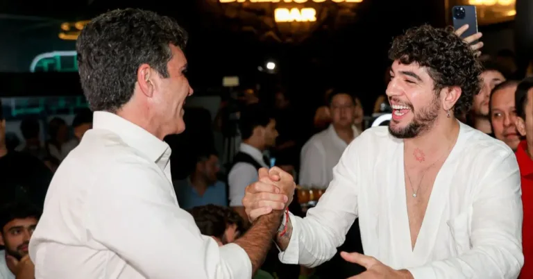 Helder Barbalho e o cantor Nattanzinho, que será uma das atrações do evento junino