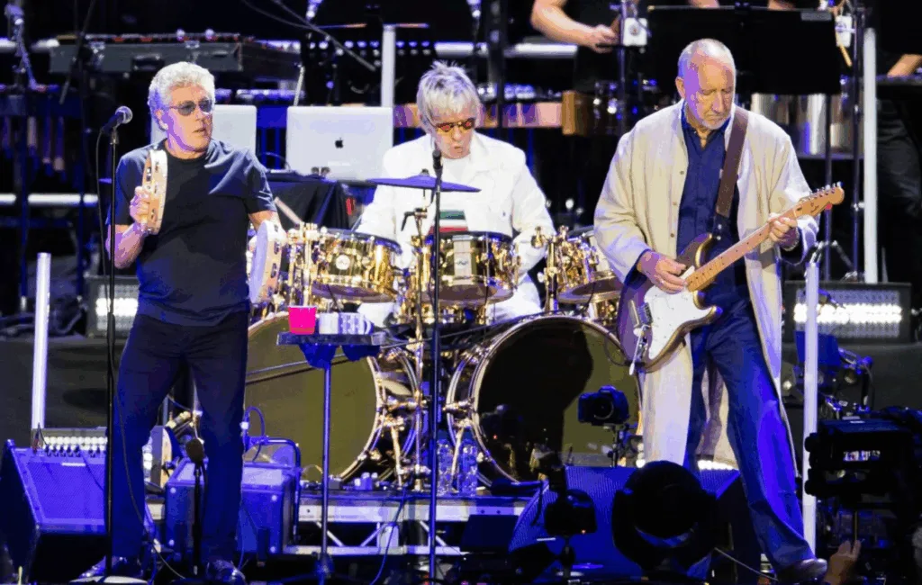 Um dos gigantes da era de ouro do rock, a banda britânica The Who anunciou que dará início em agosto à sua última turnê por Estados Unidos e Canadá. Um dos gigantes da era de ouro do rock, a banda britânica The Who anunciou que dará início em agosto à sua última turnê por Estados Unidos e Canadá.