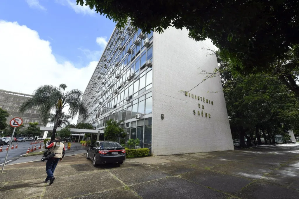 O prazo de seis meses para a publicação do edital do concurso do Ministério da Saúde, com vagas temporárias, está prestes a expirar. O prazo de seis meses para a publicação do edital do concurso do Ministério da Saúde, com vagas temporárias, está prestes a expirar.