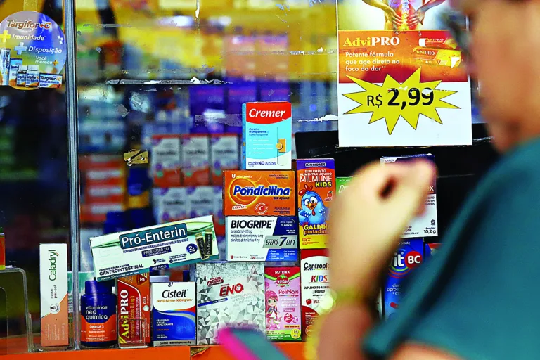 A orientação é sempre buscar recomendações médicas antes de usar qualquer medicamento FOTO: WAGNER ALMEIDA